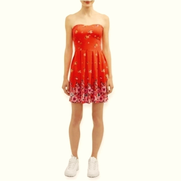 No Boundaries Pretty Red Floral Strapless Dress Stretch Smocked Back S (3-5) - Picture 1 of 15